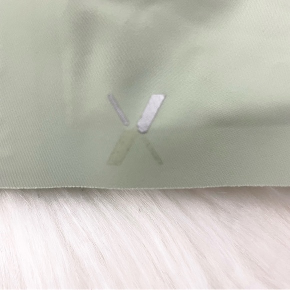 KNIX Padded V-Neck Bra - Thin Strap Size 2 in Eucalyptus - Picture 3 of 7